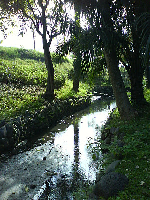 Sungai kecil di Lambau, favorit mencari wader