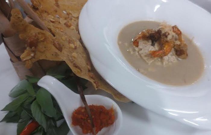 Menu Ketupat Ala Restoran Melati Hotel Tugu (C) MERDEKA.COM