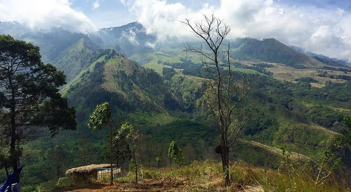 Keindahan bukit Budug Asu | Foto: Instagram/adhibroo