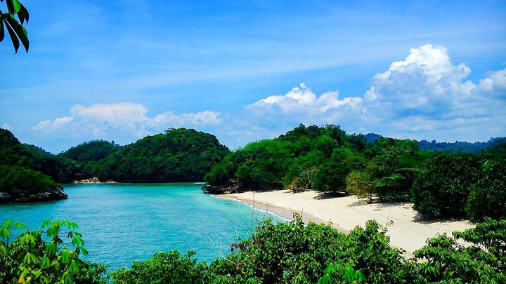 Keindahan Pantai Gatra yang bersih (Foto: Instagram - slametjerman)