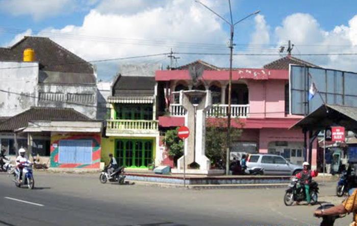 Pasar Ngebruk dari sisi yang lainnya (C) TRIKMONDO