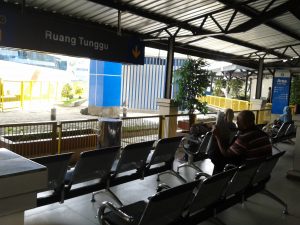 ruang tunggu penumpang terminal Arjosari