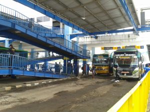 shelter bus eksekutif Surabaya dan Probolinggo-Jember