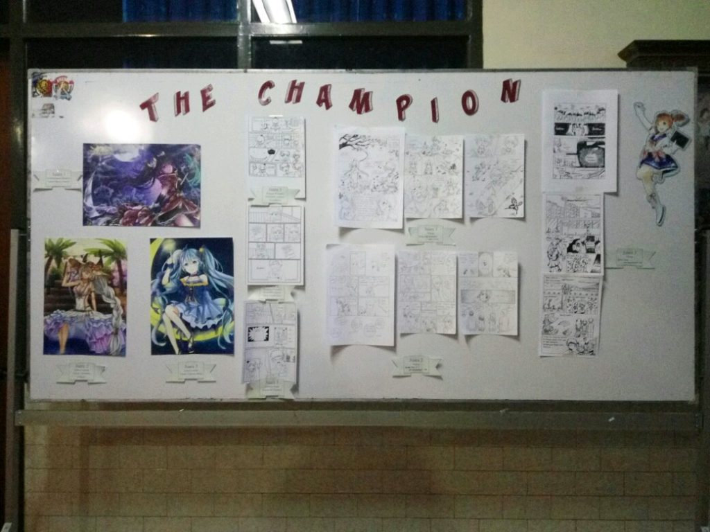papan mading pemenang lomba manga di dalam gedung Fakultas Ilmu Budaya UB