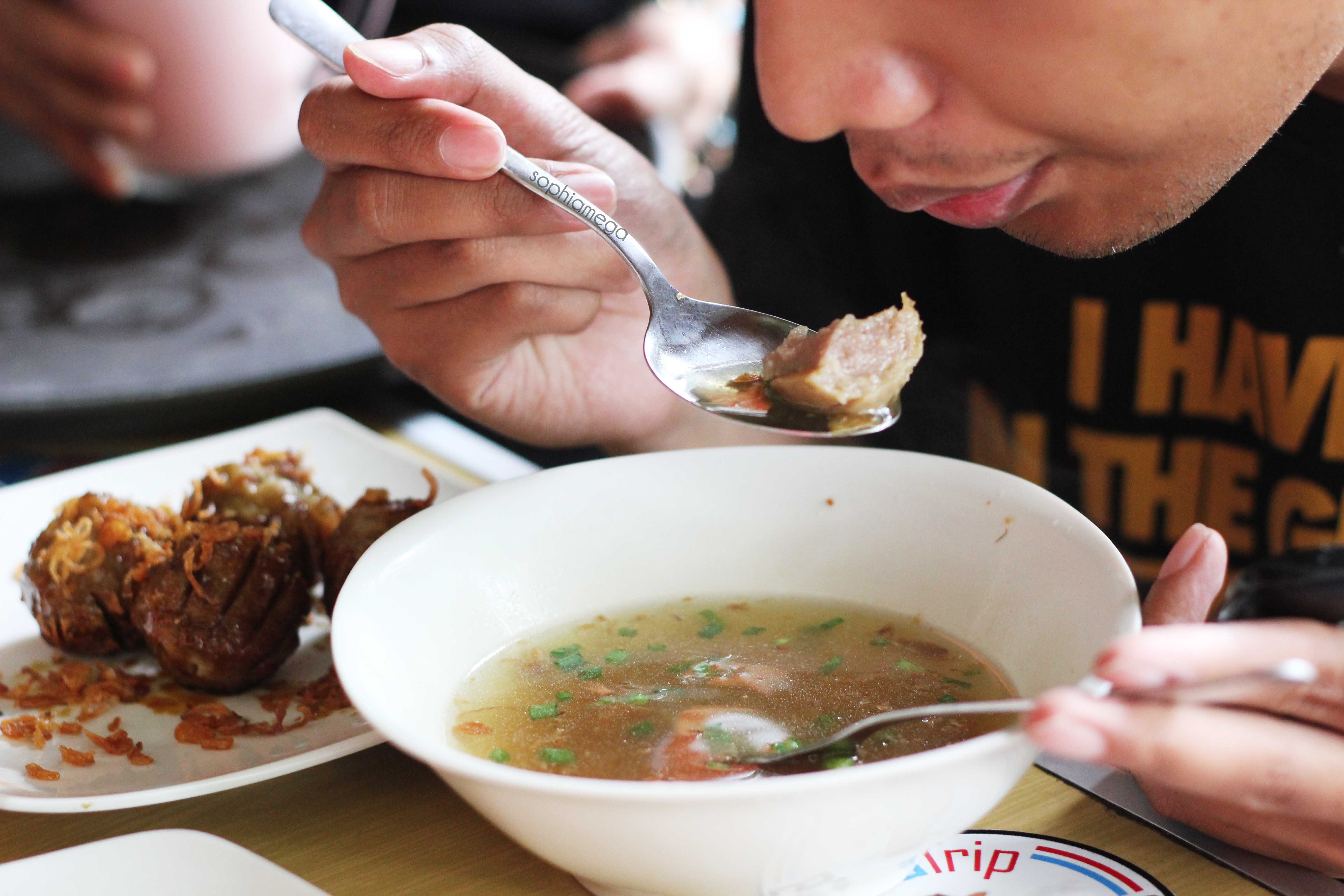 Nakam bakso bakar pahlawan trip