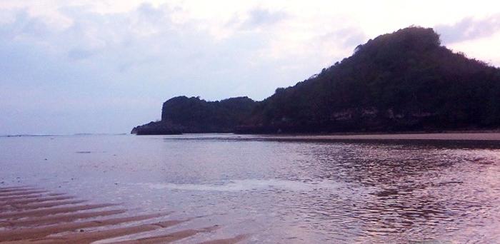 pantai clungup sumbermanjingpantai clungup sumbermanjing