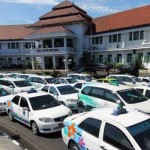 Taksi di depan Balaikota Malang - Suryaonline