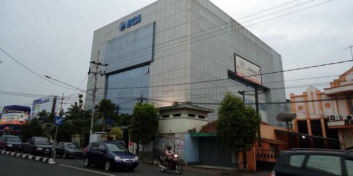 Kantor Cabang Bank di Malang