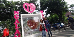 Gembok Cinta, Ikon di Taman Median Jalan Veteran - Tribunnews