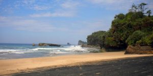 Panorama Kuta di Pantai Kondang Iwak - touringrider