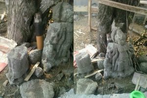 Punden Cemoro Doyong dengan arca Dewi Durga yang tidak terlihat bentuknya plus arca lain di sampingnya.