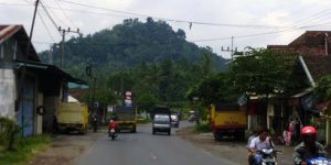 Gunung Pecel Pitik di Desa Pamotan - geoview