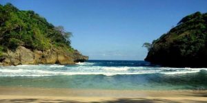 Intip Indahnya Surga Tersembunyi Bernama Pantai Mbehi (C) WIKIMAPIA