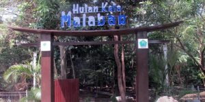 Pintu masuk Hutan Kota Malabar (C) MERDEKA.COM