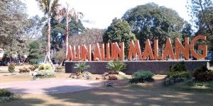 Alun-alun Malang (C) AKAIBARA