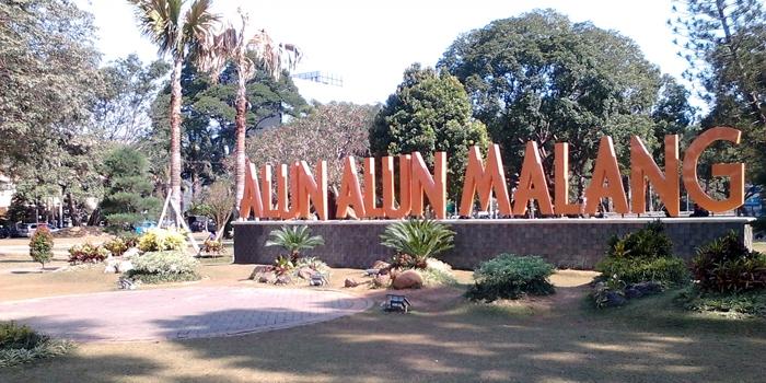 Alun-alun Malang (C) AKAIBARA