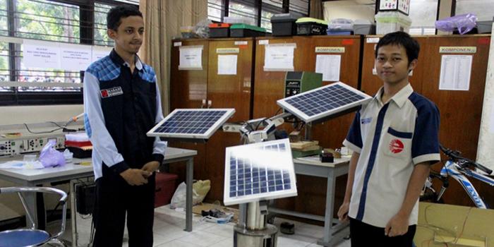 Anak FT UB ciptakan pohon elektrik untuk mengatasi masalah polusi udara (C) KLIKAPA.COM