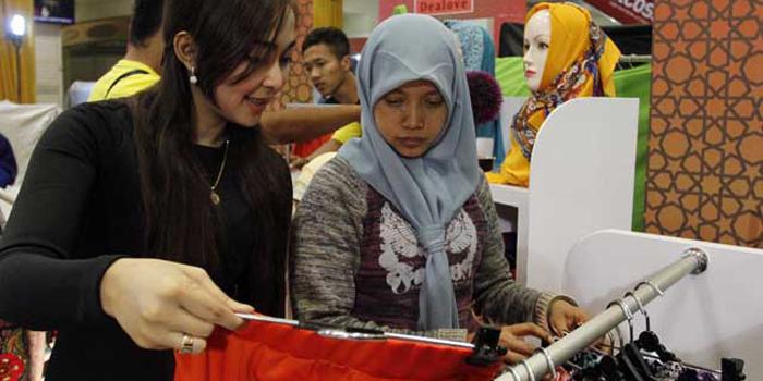 Tradisi Beli Pakaian Baru Jelang Lebaran (C) AKAIBARA