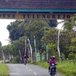 Gerbang Desa Wisata Tulungrejo Batu (C) desawisatatulungrejo.blogspot