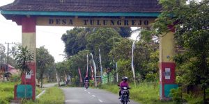 Gerbang Desa Wisata Tulungrejo Batu (C) desawisatatulungrejo.blogspot