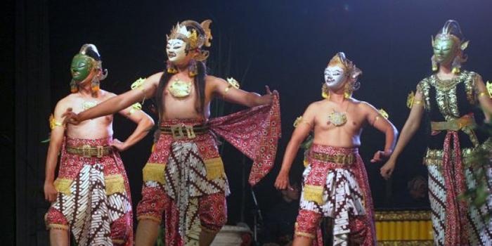 Sekilas Sejarah Wayang Topeng Jabung (C) senibudayasenitari.blogspot.com