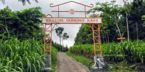 Menginjakkan Kaki di Keraton Gunung Kawi (C) JELAJAH MALANGKU