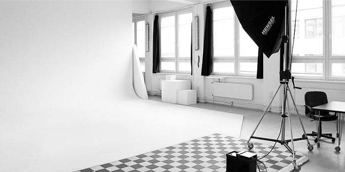 Daftar Studio Foto di Kota Malang (C) PHOTO STUDIO FOR RENT