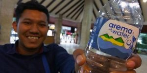 Gali Potensi Bisnis, Luncurkan Arema Water (C) AREMAFC