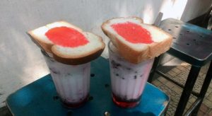Minuman Legendaris Es Santan Ketan Hitam Tanimbar (C) MERDEKA