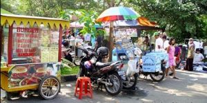 Jalan-jalan Santai ke Pasar Minggu Velodrom