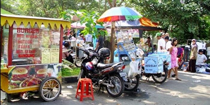 Jalan-jalan Santai ke Pasar Minggu Velodrom