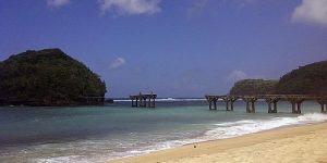 Misteri Jembatan di Pantai Jembatan Panjang (C) IDTEMPATWISATA