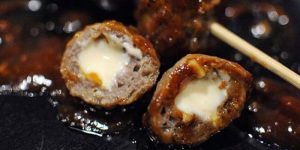 Nikmati Sensasi Gigit Bakso Keju di BukaBaju (C) MERDEKA