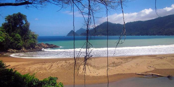 Pantai Pancer, Surga Tersembunyi di Sumbermanjing Wetan (C) WHIEMPY