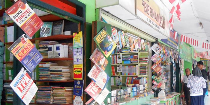 Mengenang Keberadaan Toko Buku Blok M