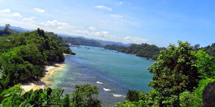 Pantai Watu Pecah atau Batu Belah, Sama Indahnya