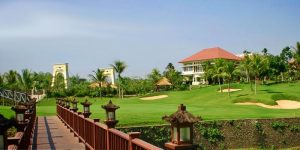 Rekreasi Berkelas ke Araya Golf dan Family Club