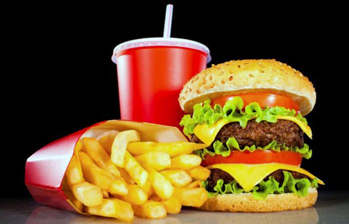 Daftar Restoran Fast Food di Kota Malang (C) YUMMY MAGAZINE