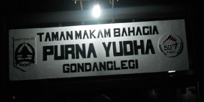 Tabur Bunga di Taman Makam Bahagia Purna Yudha (C) SITUS PEMKAB MALANG