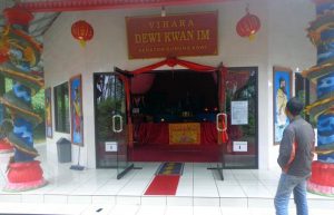 Vihara Dewi Kwan Im yang Pernah Terbakar (C) KELUYURANBERTIGA