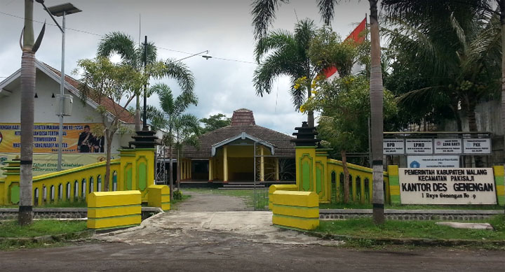 Balai Desa Genengan yang menyimpan Arca