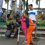 mengamati matahari melalui teleskop