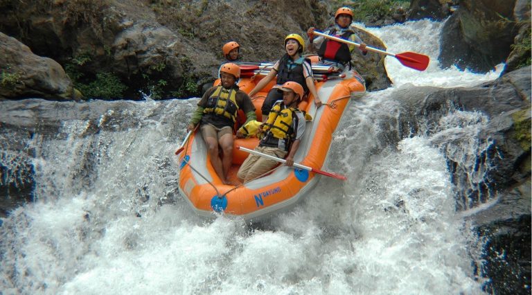 Sebelum Mendaki Bromo, Jajal Dulu Ndayung Rafting (C) NDAYUNG