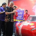 Rektor dengan Mobil Hemat Energi ITN (Foto: ITN)