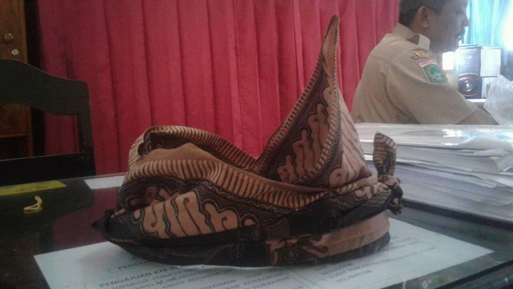 Udeng kemplengan | Foto yusufnorman.blogspot.co.id