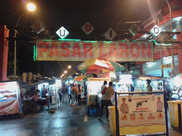 pasar laron kota Batu
