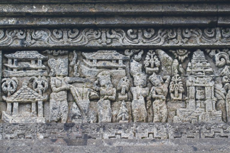 potongan relief Mahabharata di Candi Jago