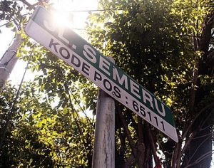 salah satu nama jalan di Malang yang diambil dari nama gunung, Jl Semeru