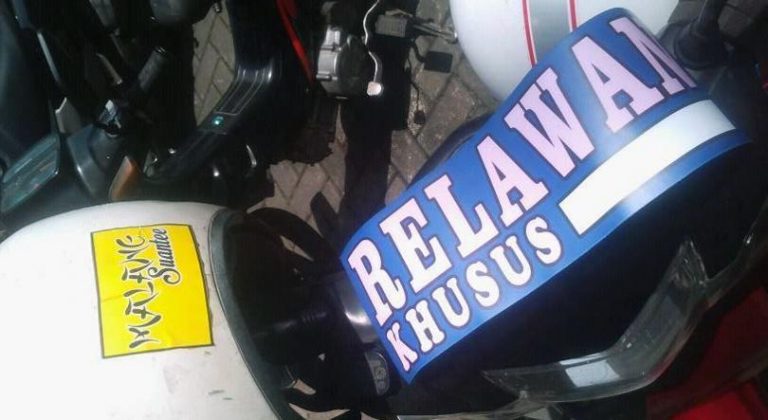 Angkot Demo, Pakai Saja Relawan Angkutan Gratis (C) ASLI MALANG