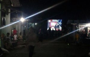 Tradisi Nobar Arema, Dari Kota Sampai Kampung (C) HARI